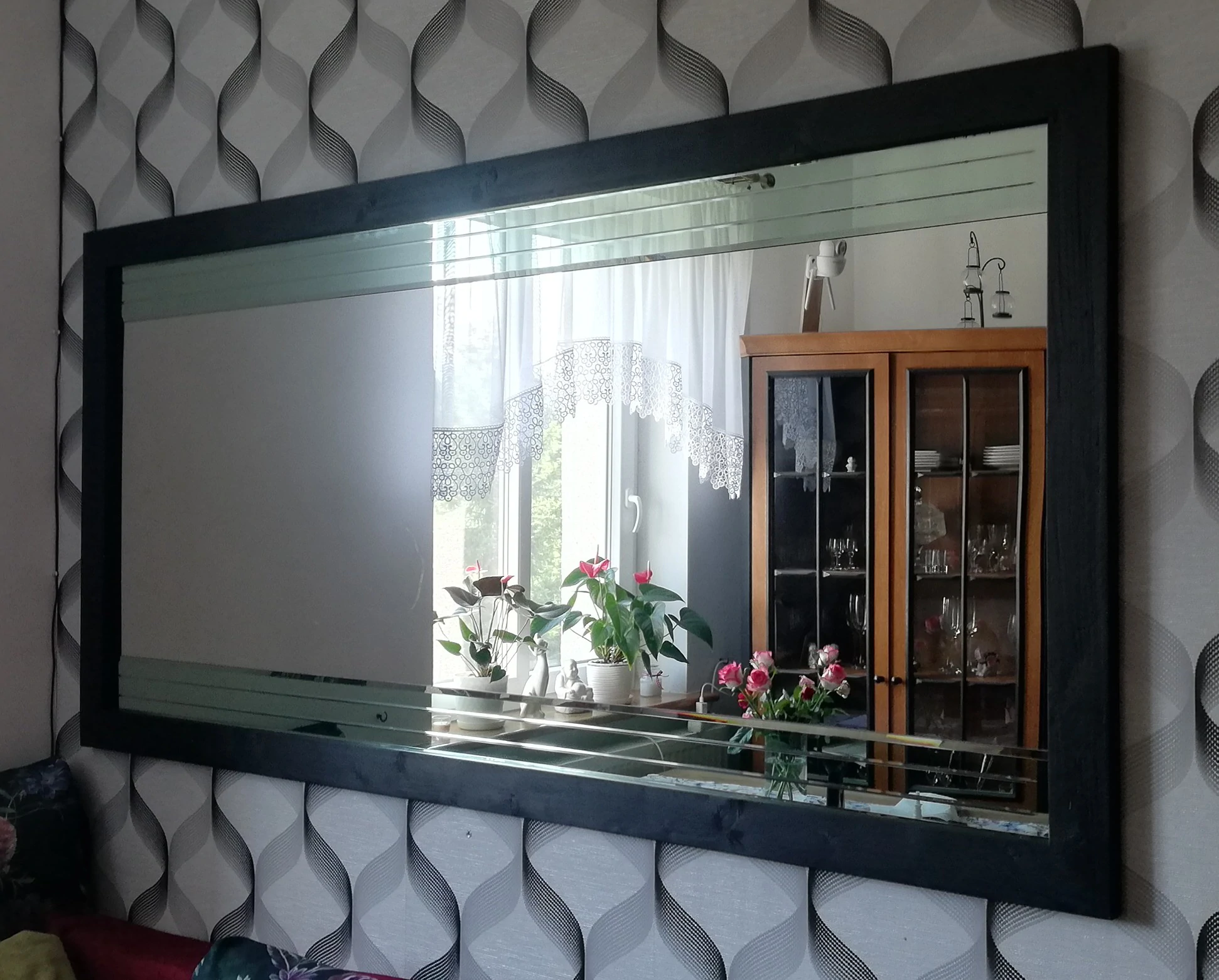 Lustro w ramie z drewna czarny mat