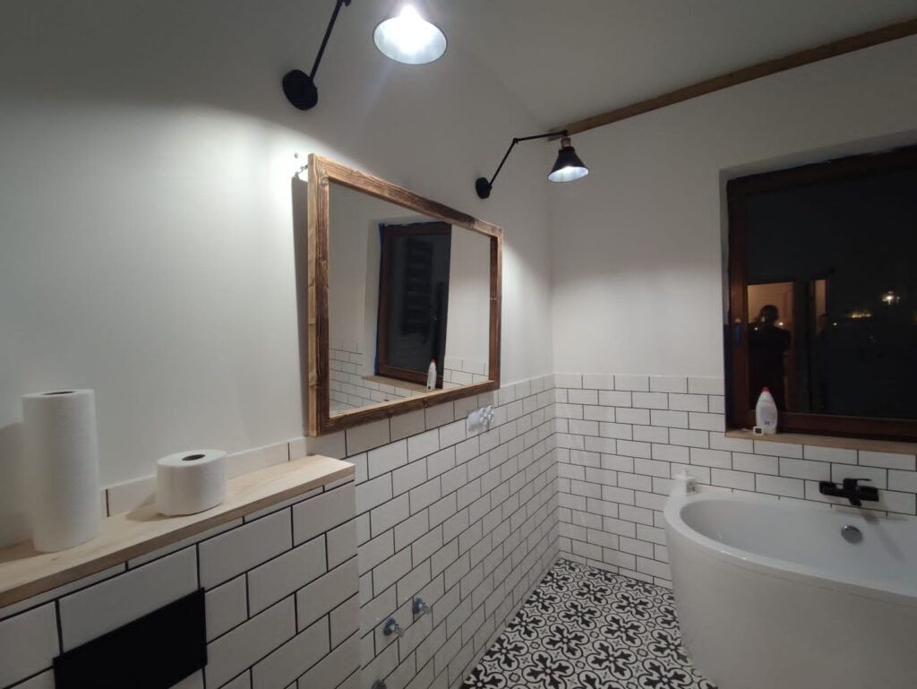 Lustro w ramie z drewna na wymiar - dąb ciemny