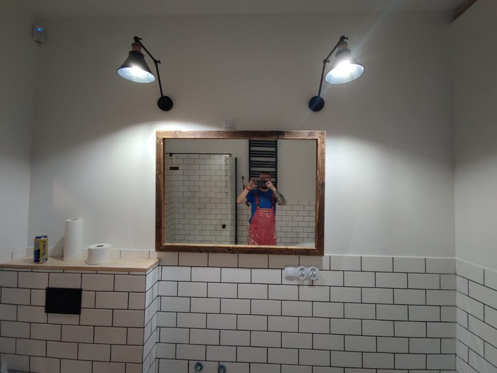 Lustro do łazienki w ramie dąb ciemny - na wymiar