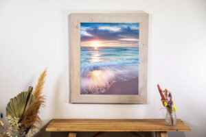 Rama do obrazu wisząca z drewna odzyskanego