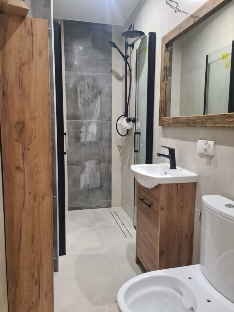 Lustro pod kolor łazienkowe - na wymiar