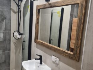 Lustro do łazienki w ramie dąb - na wymiar