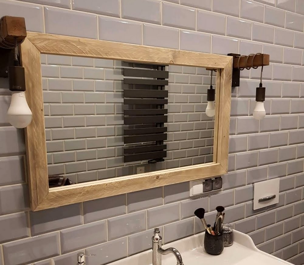 Lustro w ramie ze starego szarego drewna - na wymiar