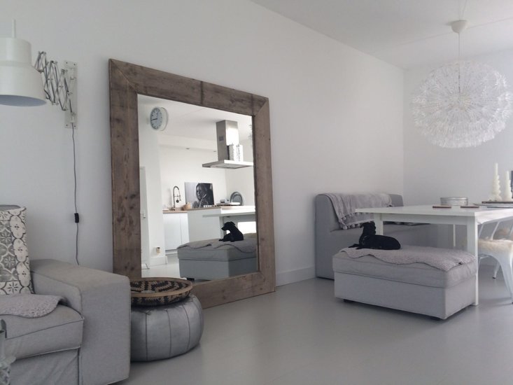 Lustro w ramie do salonu - na wymiar