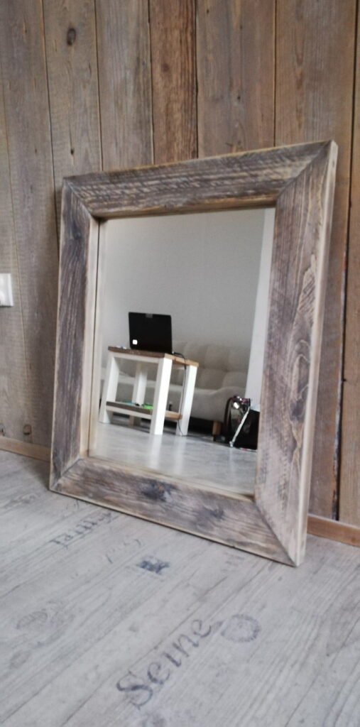 Lustro w drewnianej ramie antracyt - na wymiar