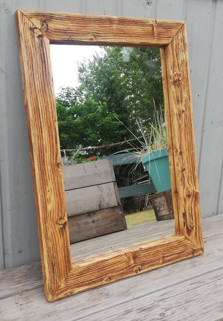 Lustro w ramie - drewno rozbiórkowe na wymiar