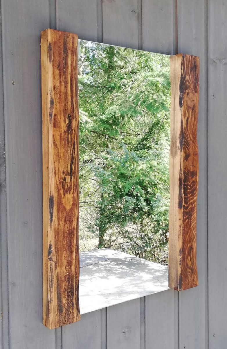 Jak wycenić lustro w drewnianej ramie.