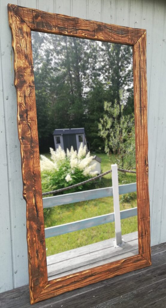 Lustro w ramie ze starego drewa - na wymiar