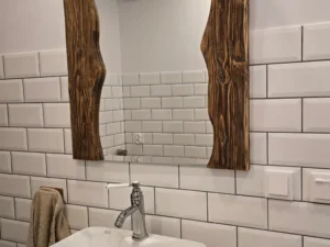 Lustro do łazienki w drewnianej ramie - na wymiar