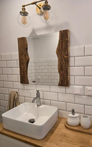 Lustro do łazienki w drewnianej ramie - na wymiar