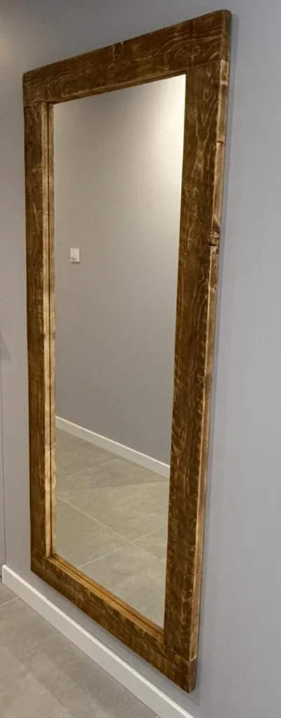 Duza rama lustra na wymiar