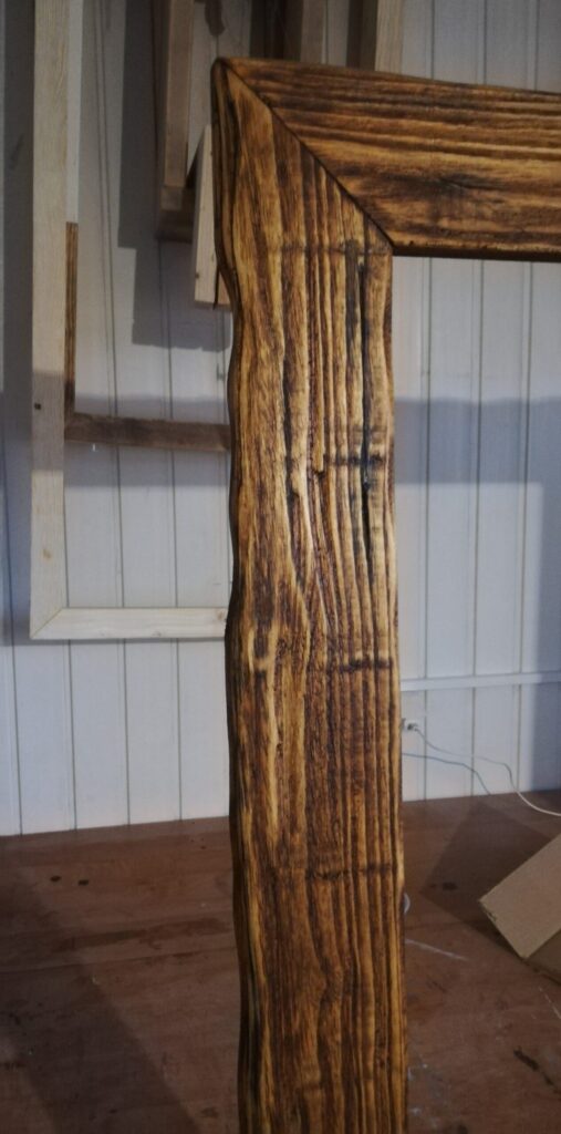 Drewniana rama lustra - na wymiar