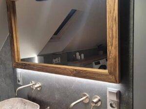 Lustro w ramie drewnianej 130x70