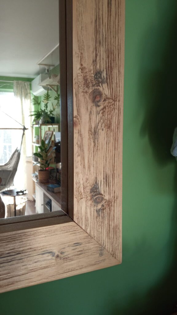 Lustro w rustykalnej ramie - dąb